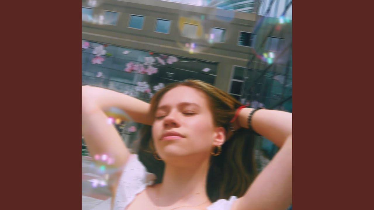 YouTubeでFallin'を視聴 YouTubeでFallin'を視聴