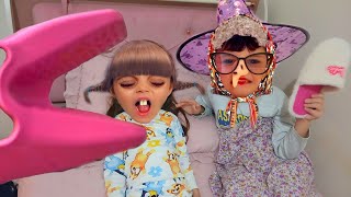 Eyvah Pembe El Eli̇fi̇n Yaninda Ruki̇ye Teyze Koş