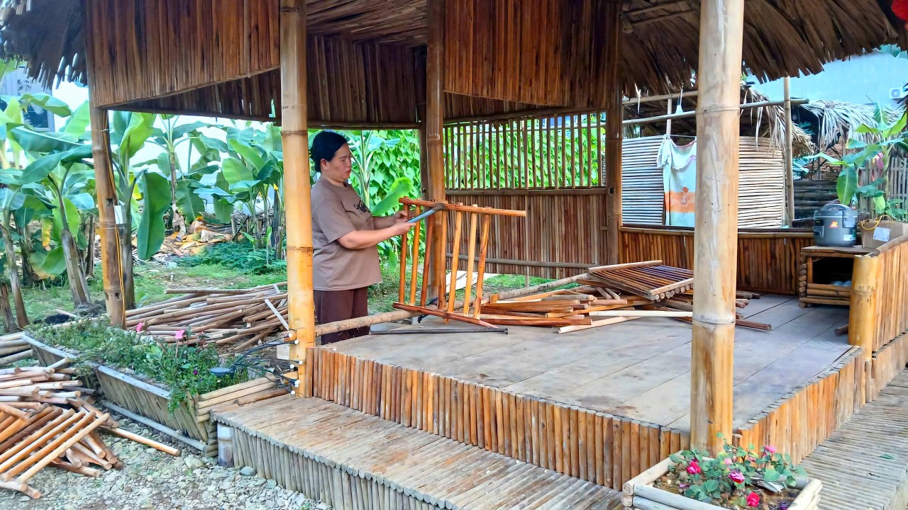 DAN is dismantling the old, dilapidated house. Talented woman