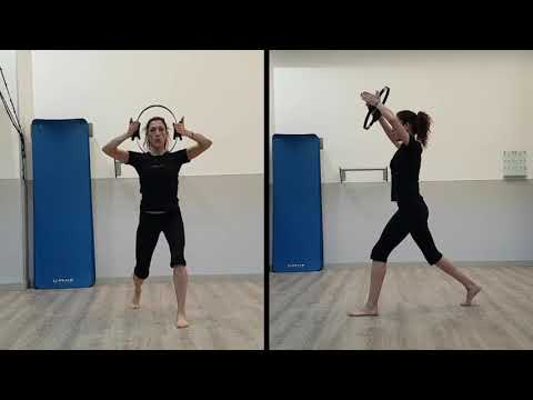 Ejercicio con el aro en pilates mat-suelo