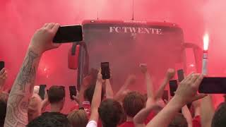 FC Twente Spelersbus vertrekt 19-05-2024