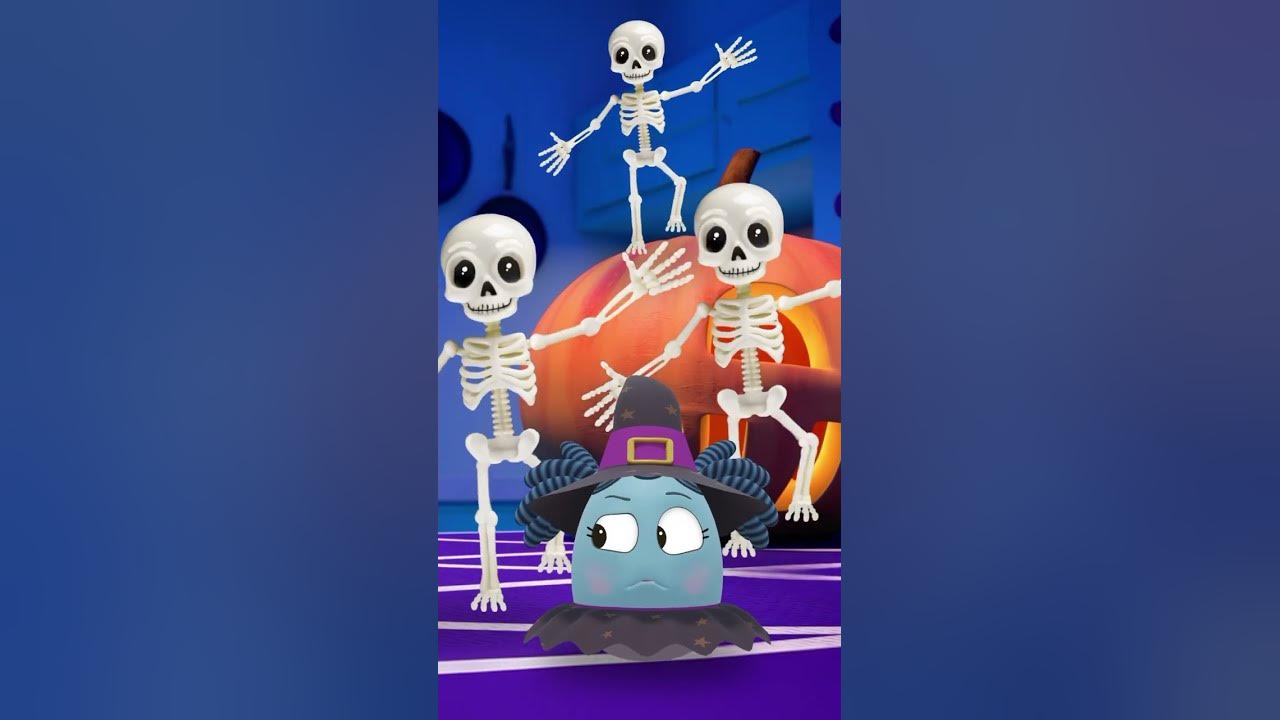 Spooky scary skeletons song #eggventurers #halloween #shorts