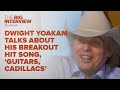 Capture de la vidéo Dwight Yoakam On Country Rock And His Hit Song, 'Guitars, Cadillacs' | The Big Interview