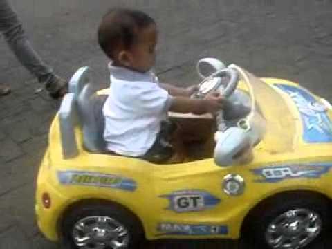 bayi lucu mobil kuning YouTube