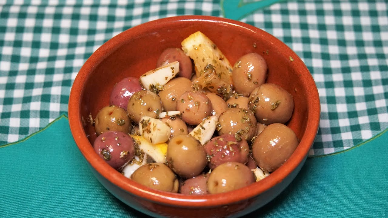 CÓMO ALIÑAR ACEITUNAS DE BOTE, no podrás parar de comerlas