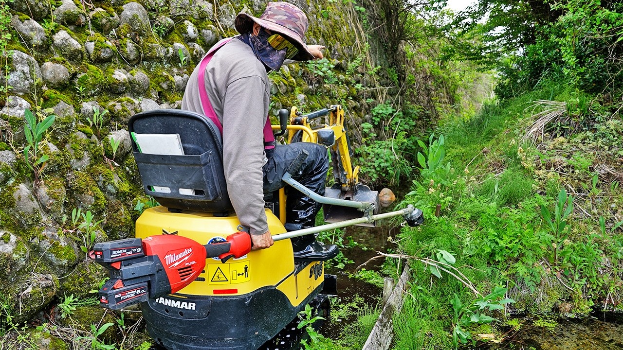 ちびユンボでのワサビ田の水路清掃【2026】