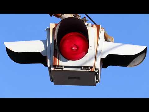 小糸工業株式会社 車両用交通信号灯器 - YouTube