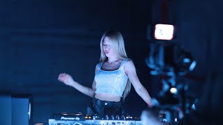 Krismi - Live @ London, United Kingdom / Melodic Techno & Progressive House Mix