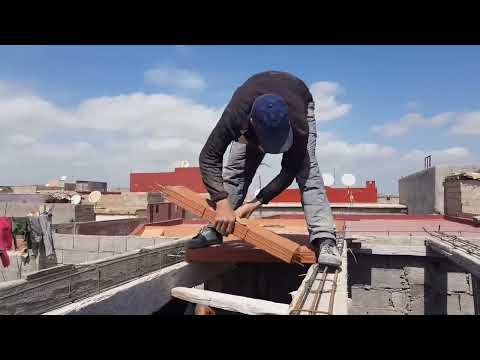 فيديو: ما هي أفضل مادة لصنع سلالم للشرفة