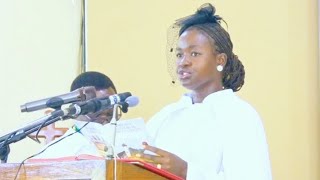 DADA ALIYEIMBA ZABURI KWA UHODARI NA KUWAGUSA WAAMINI PAROKIA YA KINYEREZI DSM
