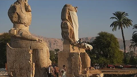 Αίγυπτος: Αναστηλώθηκαν οι περίφημοι «Κολοσσοί του Μέμνωνα»