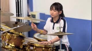 妞妞架子鼓演奏经典西游记插曲,音乐响起就有小时候的感觉了