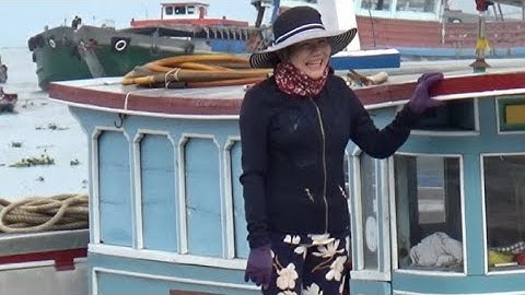 Người phụ nữ có nụ cười đẹp nhất cống kênh cụt