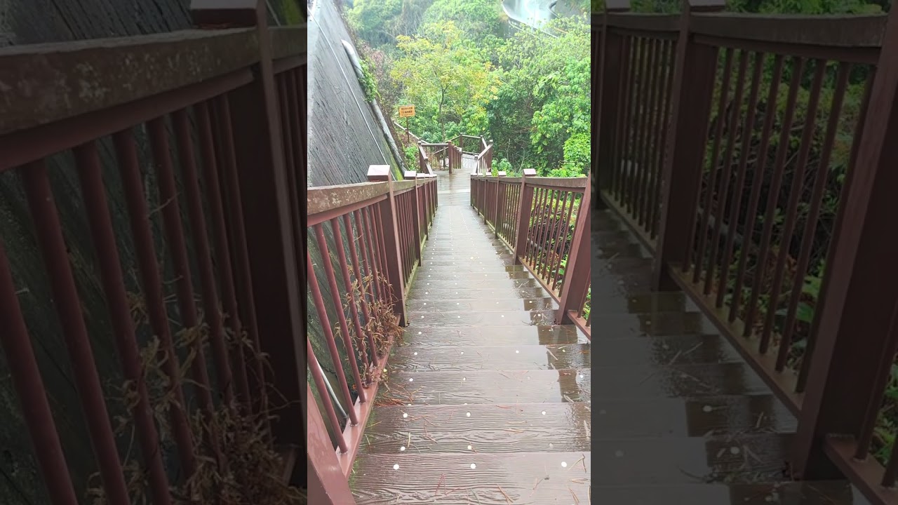 看到位於遠處的雲林六輕 黃昏，有美麗的夕陽，到了夜晚可以看到彰化的夜景，萬家燈火，璀璨迷人，這就是民間松柏嶺赤水北天宮