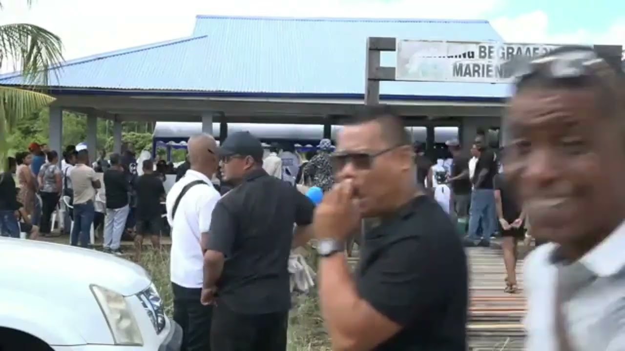 LIVE - Begrafenis kinderen Aroma; uitvaart mag niet gefilmd worden R.I.P 🕊🕊🕊