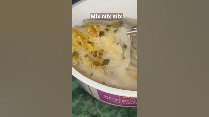 Trying Vietnamese instant pho #food #noodles #vietnam #fyp #tiktok #viral #recipe #mukbang