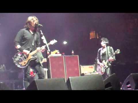 Joan Jett w/Foo Fighters - "Bad Reputation" Live at MSG NYC 11/13