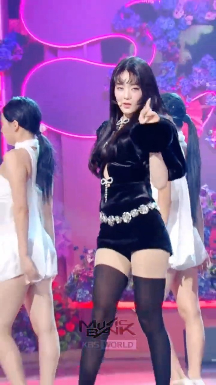 HER - MINNIE #HER #MINNIE #민니 #GIDLE #여자아이들 #Shorts #MusicBank | KBS WORLD TV