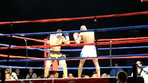 Chaz Mulkey VS Chike Lindsay round 1