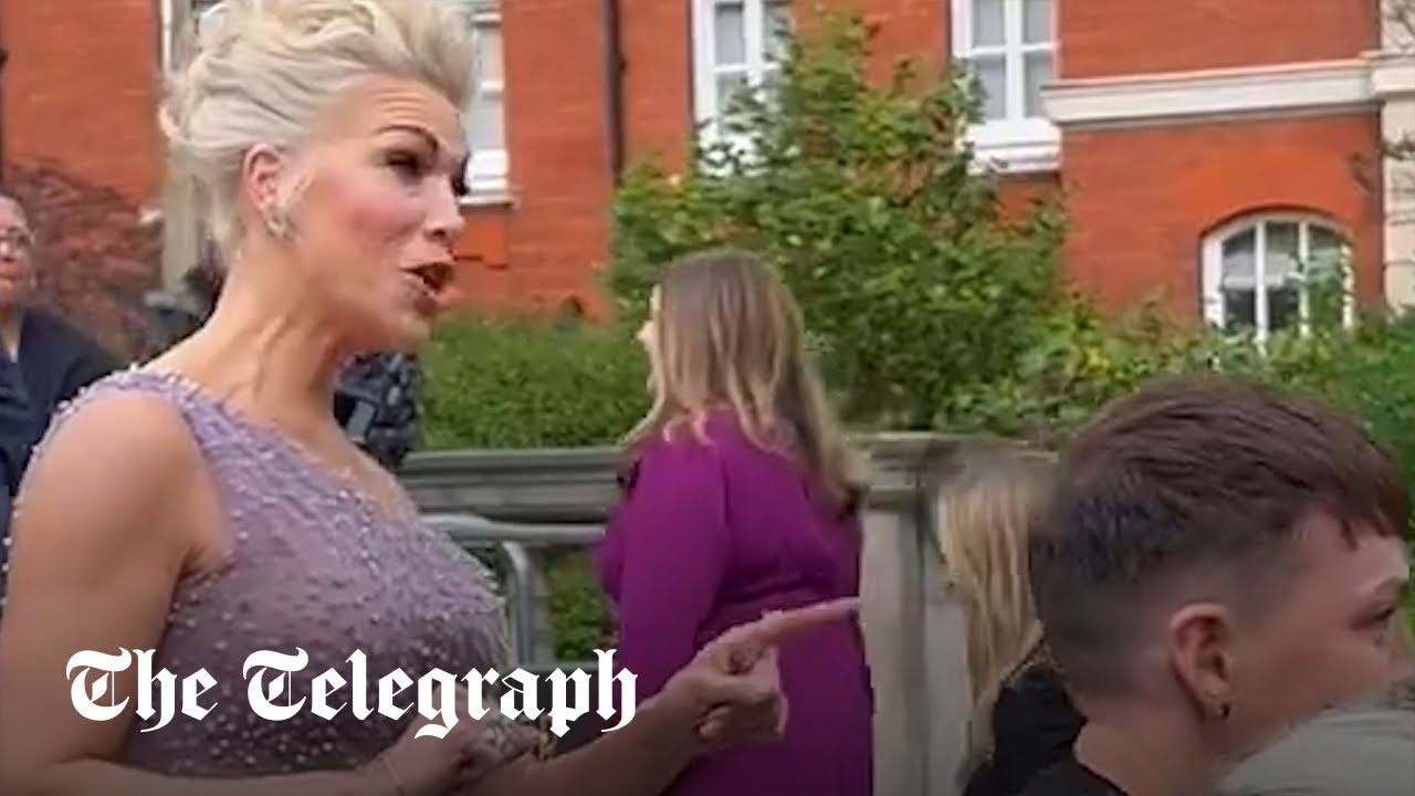 Hannah Waddingham Tells Photographer 'Don't Be a D---' on Red ...