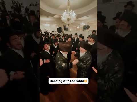Dancing with the rabbi😍#shabbat #shalom #rabbi