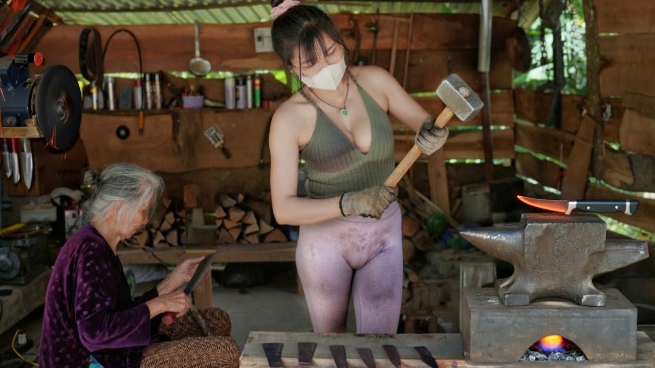18-Year-Old Genius Girl Helped an 80-Year-Old Single Lady Forge a Uniquely Sharp Knife