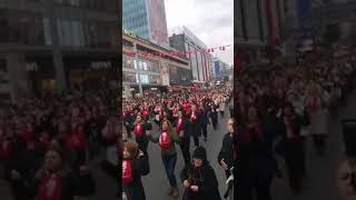 ( Haluk Balaban Arşiv ) SARI ZEYBEK. Binlerce Ankaralı Kadın  Kızılay'da Oynadı.