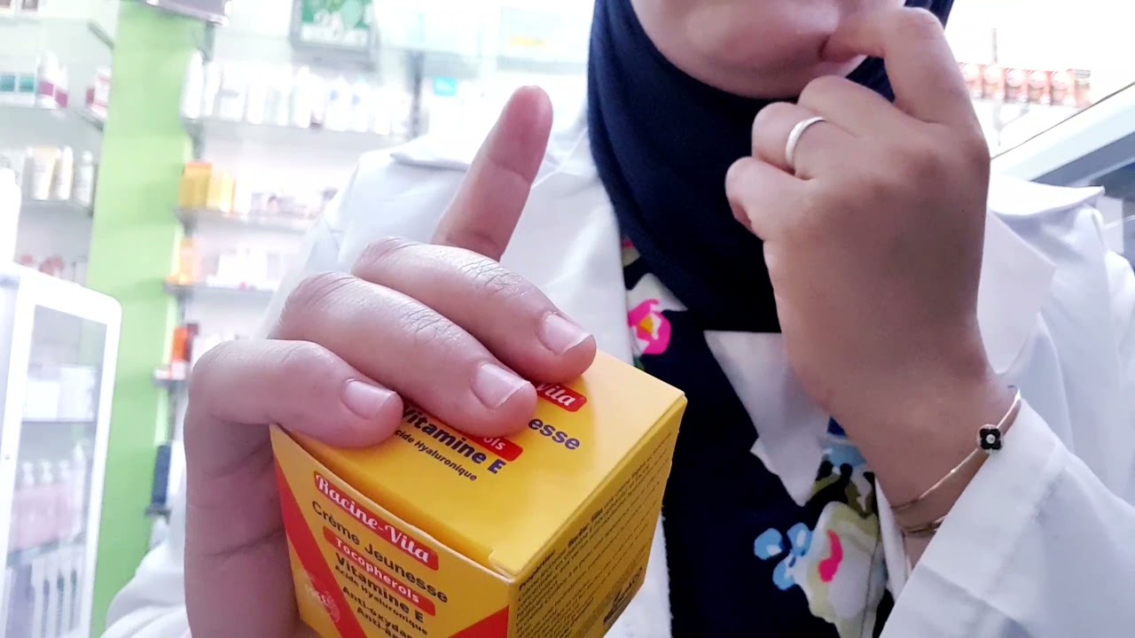 أرخص$كريم مرطب وفيه مادة كتنقي الوجه ومادة كتحارب التجاعيد وزيد وزيد هادشي كامل غير ب 50 درهم👍👍