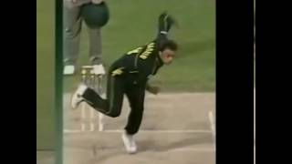 SHOIB AKHTAR BOWLING STYLE SLOW MOTION FRONT VIEW