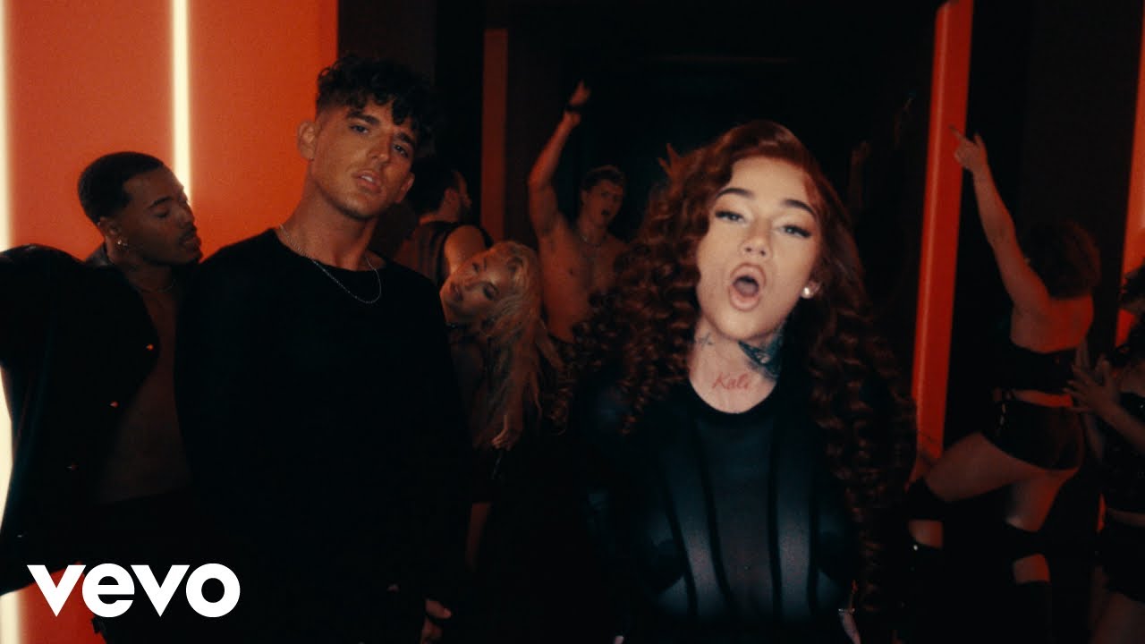 Benjamin Elgar, Bhad Bhabie - HOE (Official Music Video)