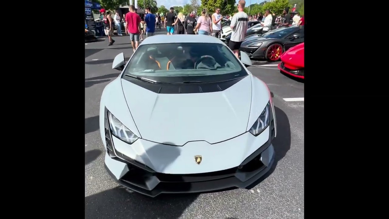 First time, Miami Car Show at Hard Rock Casino 11/08/25 Best show I have been too! 🤗🤟