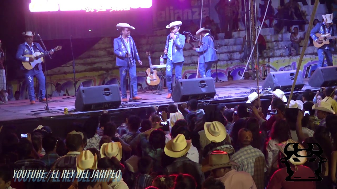 " la luz de tus ojos " LOS ARMADILLOS DE LA SIERRA en vivo en PUENTE DE ...