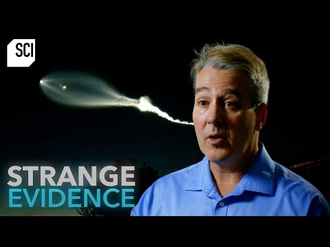 An Unidentified Object Rips Through the Sky Above Los Angeles! | Strange Evidence | Science Channel