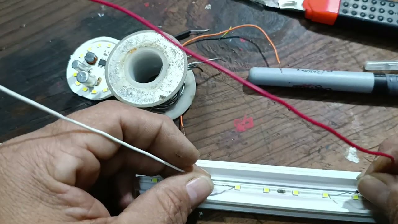 Reparación lámpara larga de leds, tipo serie sin balastro.