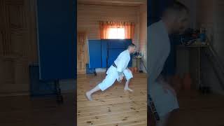 #Karate Uechi Ryu in #Ukraine. Підготовка ніг до ударів