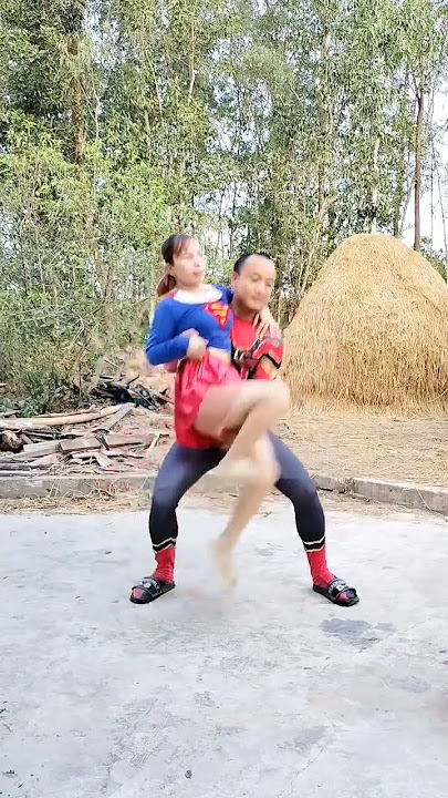 Người nhện tiếp sức, nữ siêu nhân có đôi chân kì lạ#shorts