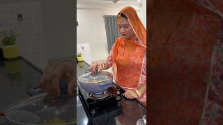 शादियों वाले खिले-खिले मीठे चावल अब आसानी से घर पर बनाएं 🤤 | Zarda Recipe | Zarda Pulao #shorts