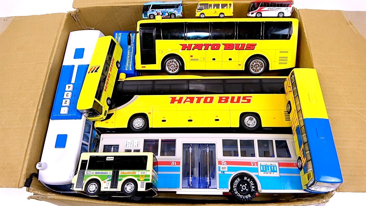 箱にバスのミニカーを集めチェック＆坂道を走行テストしました。