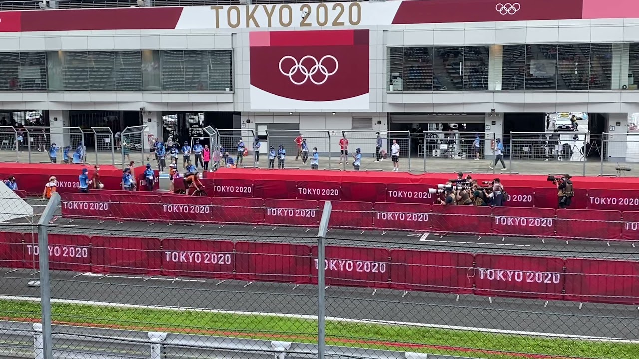 金メダルを獲得して喜びを爆発させるアネミック・ファン・フルーテン（Annemiek van Vleuten) YouTube