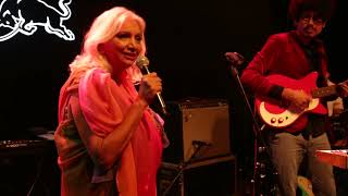 Asha Puthli and Madboy Mink Live - Right Down Here (JJ Cale)