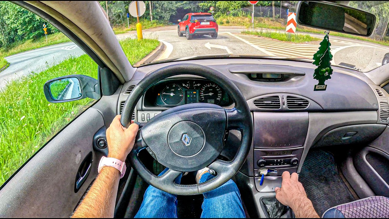 2003 Renault Laguna 303 000 km (1.9 dCi 120 hp) | POV Test Drive 