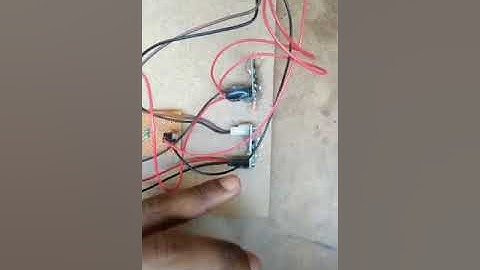 B20-Fast Distributed Reactive Power Control for Voltage Regulation in Distribution Networks