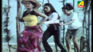 Phule Phule Gondhe Buk Bhara Bhalobasha Bengali Movie Video Song Indrani Halder