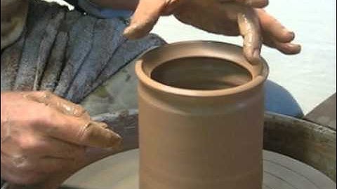 How to Throw a Storage Jar with a Rolled 