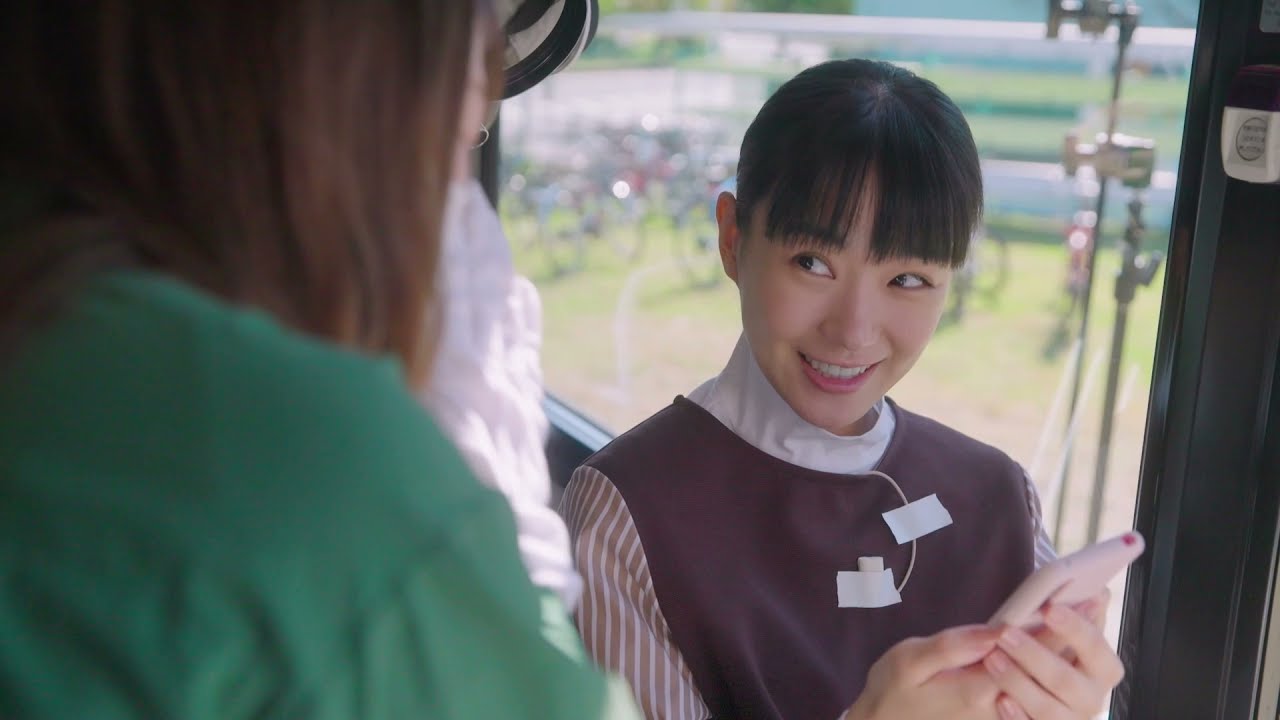 奈緒出演 Nttドコモ はじめてスマホプラン 新cm おじいちゃんがスマホに替えた 篇 メイキング インタビュー Youtube