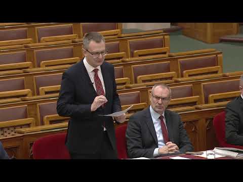 Élőben a Parlamentből: Ungár Péter napirend előtti felszólalása