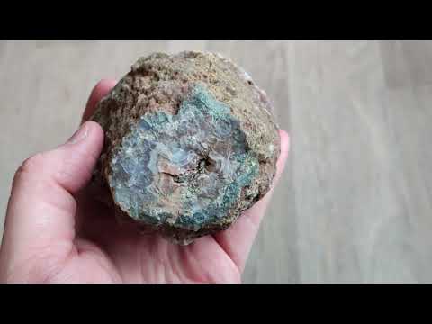 Cutting and polishing stunning agates