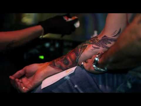 Gary Allan Tattoo Interview - Deluxe Edition - YouTube
