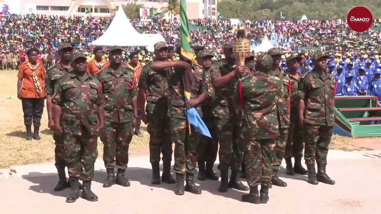 Начальнику штаба армии поручено нести факел к горе Килиманджаро, и он решительно принимает приказ...