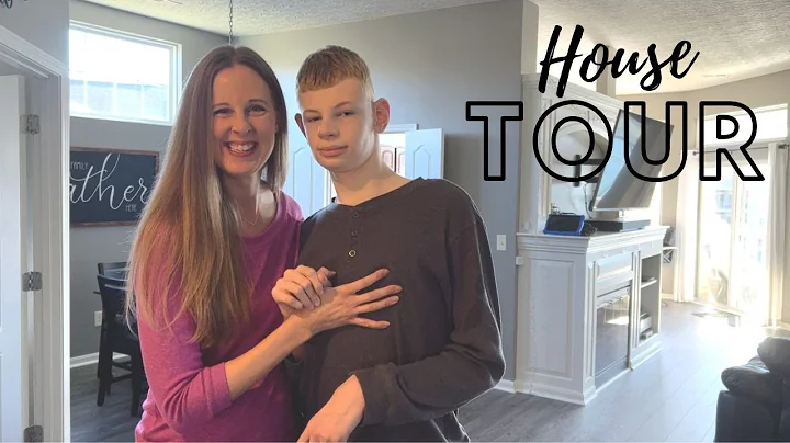 House Tour - One Level Living (Almost) - Condo Liv...